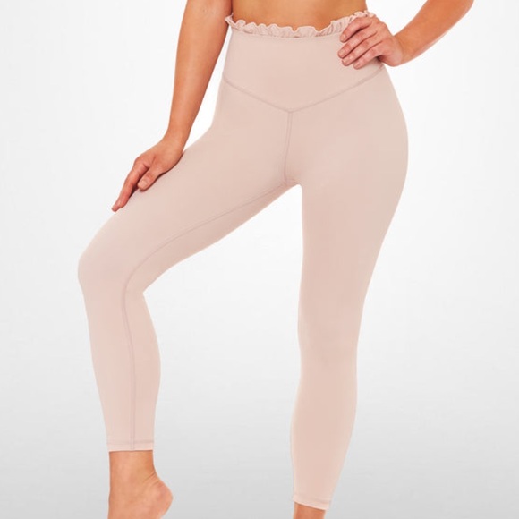 NWT $119 Carbon38 L’urv M Frill Me 7/8 Leggings Blush Ruffles Frill Nylon Smooth - Picture 5 of 5